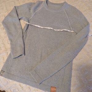 PAKA Alpaca Sweater Fits more like a S